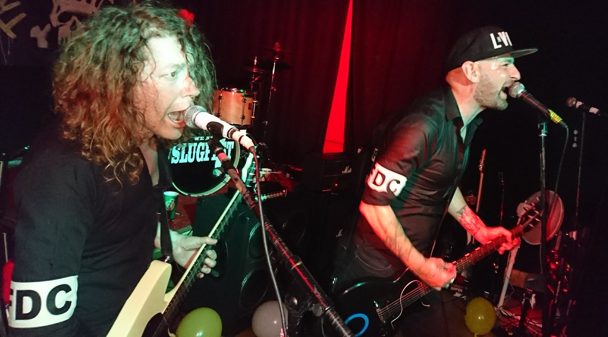 I'm gonna miss these chaps! Great to see <a href="/JDandtheFDCs/">JD & the FDCs</a> one last time #recognise #yes #quimtillery #slugfest