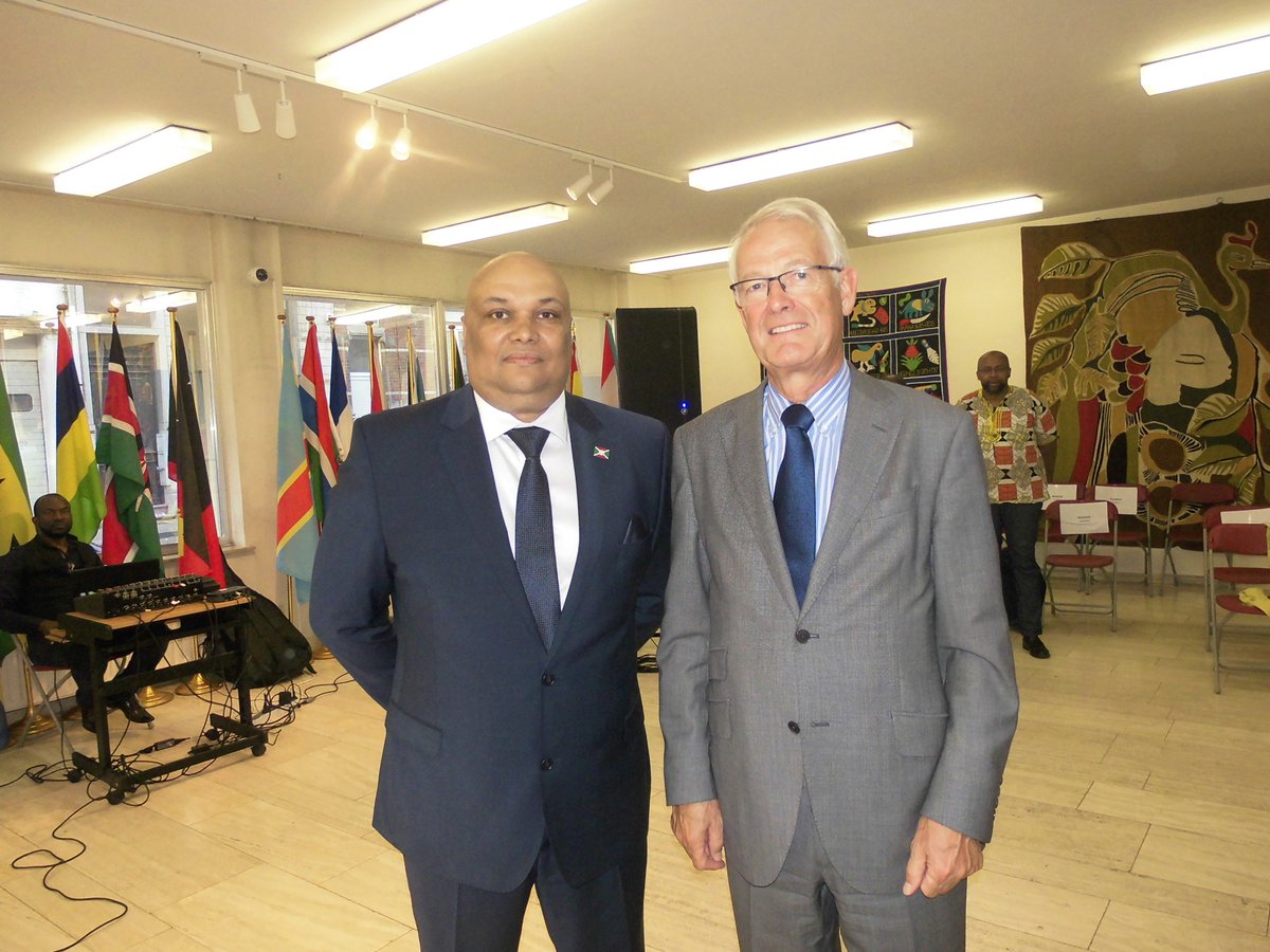 Avec le Consul du Burundi en Flandre ... très belle rencontre.