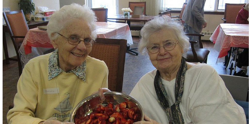 Sharing is not just for the young. Jan Hively &amp; Pass It On Network. onthecommons.org/magazine/shari…