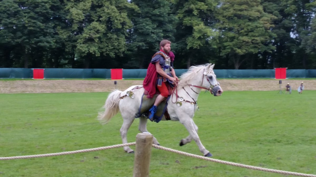 HadrianWallPath's tweet image. I'm a little bit in love with this Hadrian. He played the part brilliantly yesterday. I'd vote IN to Rome if he came to visit. #Turma