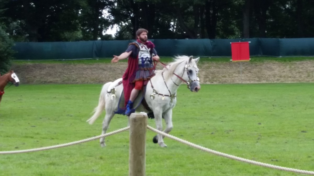 HadrianWallPath's tweet image. I'm a little bit in love with this Hadrian. He played the part brilliantly yesterday. I'd vote IN to Rome if he came to visit. #Turma