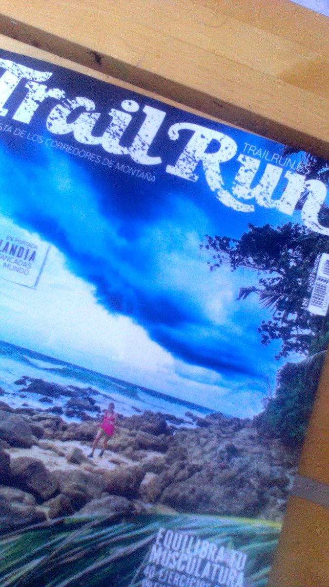_spanjaard's tweet photo. Una bonita colaboración para @RevistaTrailRun. Num.23. Doble pág.sobre viñas y correr. https://t.co/N3uLLg3lri