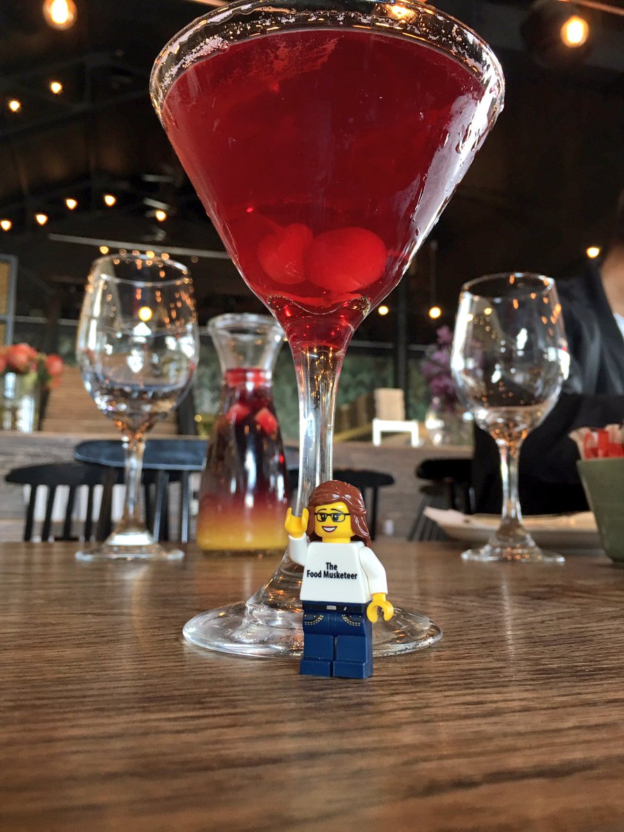 dullahkins's tweet image. A day out with the lovely @ZAFoodMusketeer &amp;amp; @ptaexplorer is always a fun one, laughter galore ❤️ Cosmos &amp;amp; Sangria ftw 👊🏼