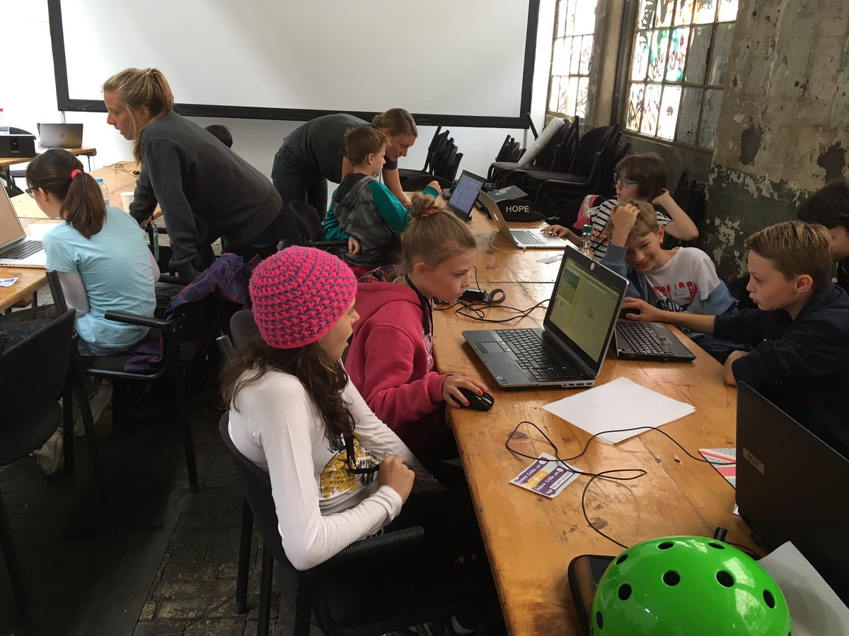 techettes_ffm's tweet image. Volle Konzentration #scratch #node17