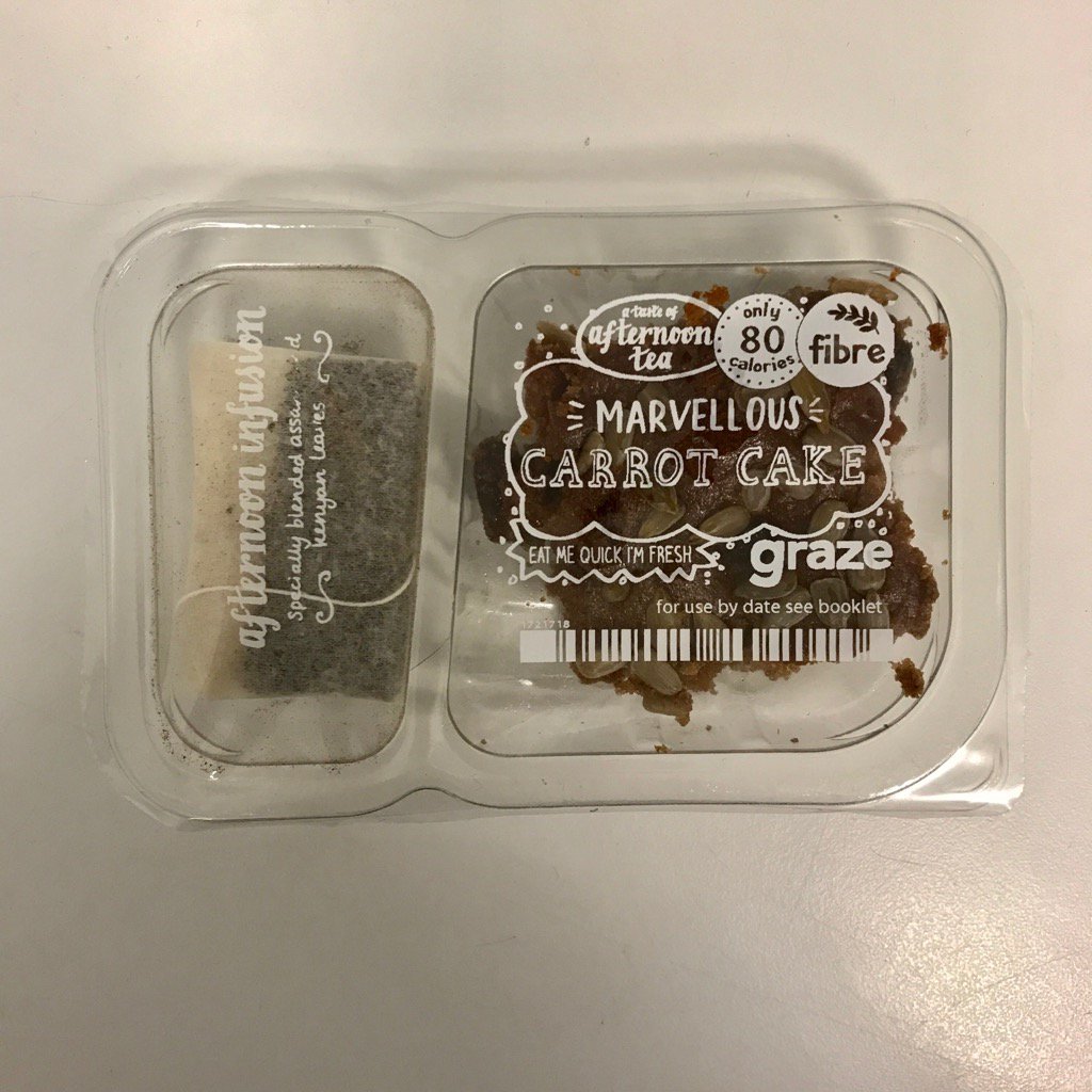 andersfehon's tweet image. This is the most British thing I've ever seen! A bit of cake and a teabag?!