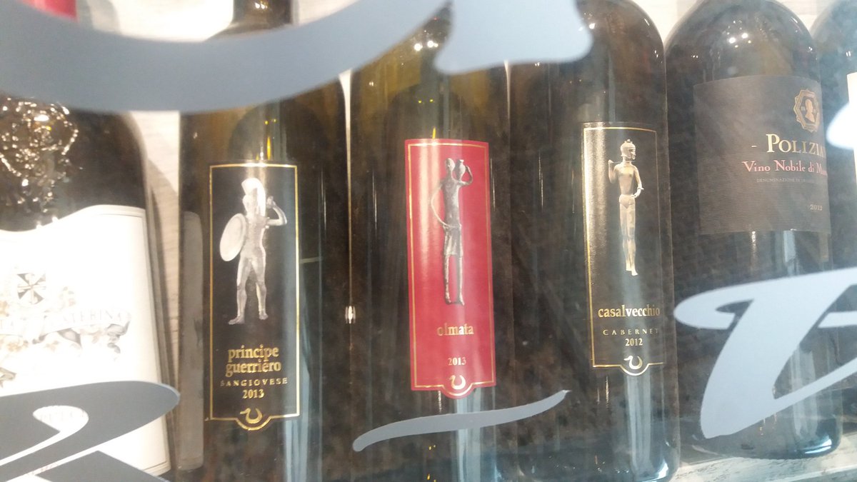 SibillaItalica's tweet photo. Ecco comparire un Principe guerriero #rasenna e i suoi compari... #sangiovese #volterra #etruschi #vinietruschi #winelovers https://t.co/JWaPtsGBGa