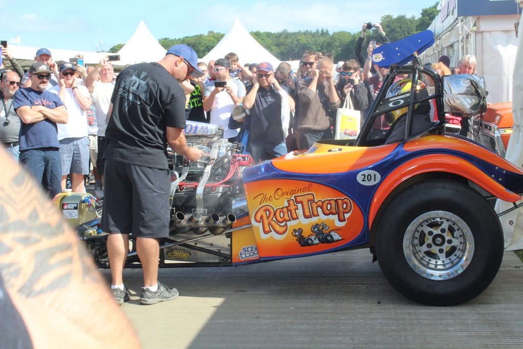 Miss_LAH's tweet image. #FoS - Seriously loud! @fosgoodwood @GoodwoodRRC