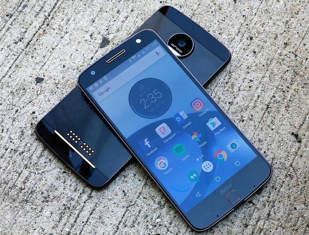 b_mobile_d's tweet photo. Do you like it??I love the back of this phone!!!
😍😍😍😍😍😍😍😍
Follow us @b_mobile_d 
https://t.co/M0lhkI6Bjy
#motorola #moto #z
#android #phone https://t.co/08JJgxkxpm