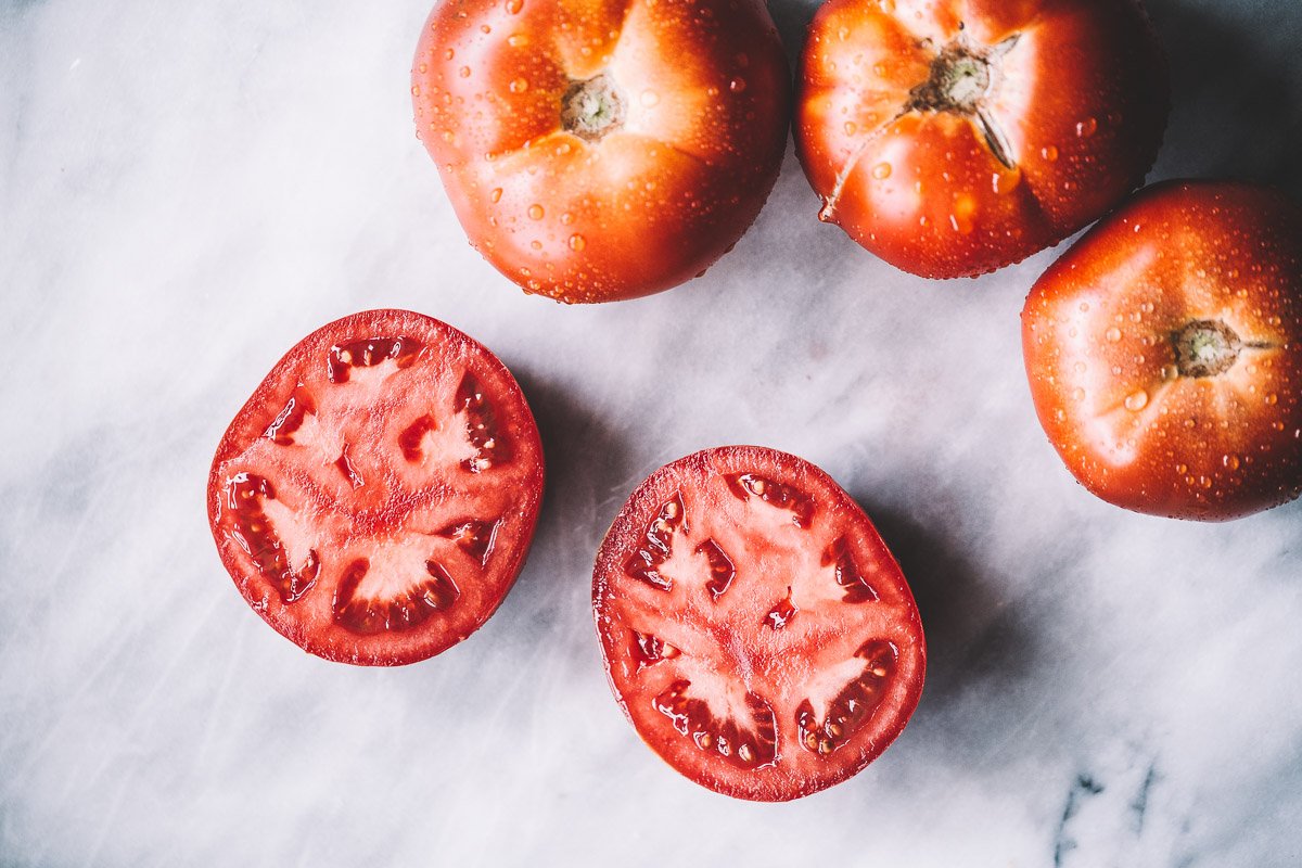 No te pierdas la ensalada de tomate y alubias blancas que nos ha preparado <a href="/BecauseGb/">Because</a>. Perfecta para este domingo☺️
bbkazoka.eus/blog/recetas/e…