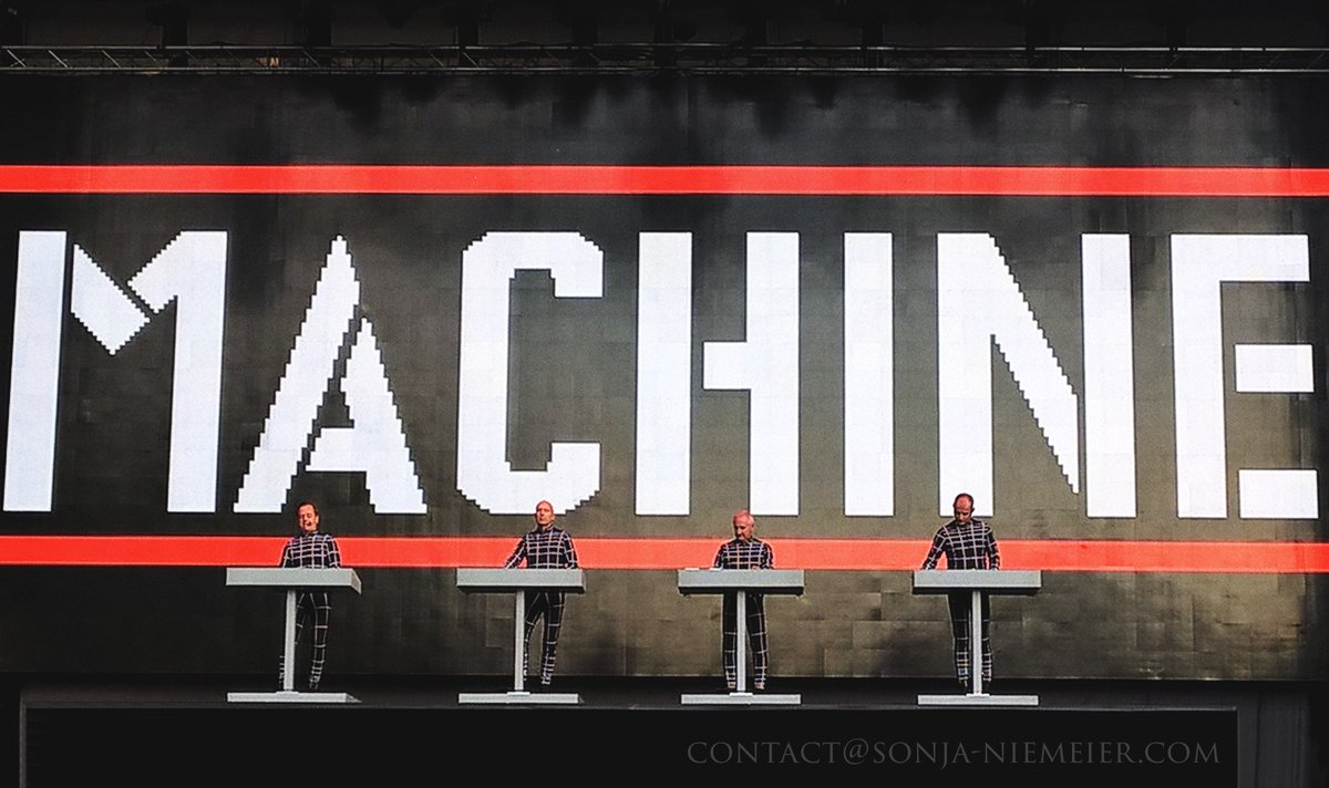muse_of_imagery's tweet photo. @KRAFTWERK !!! 3D!!! What a fantastic show!!! Enjoyed it so much!
#kraftwerk #tourdefrance2017 #duesseldorf https://t.co/JY5H5677K4