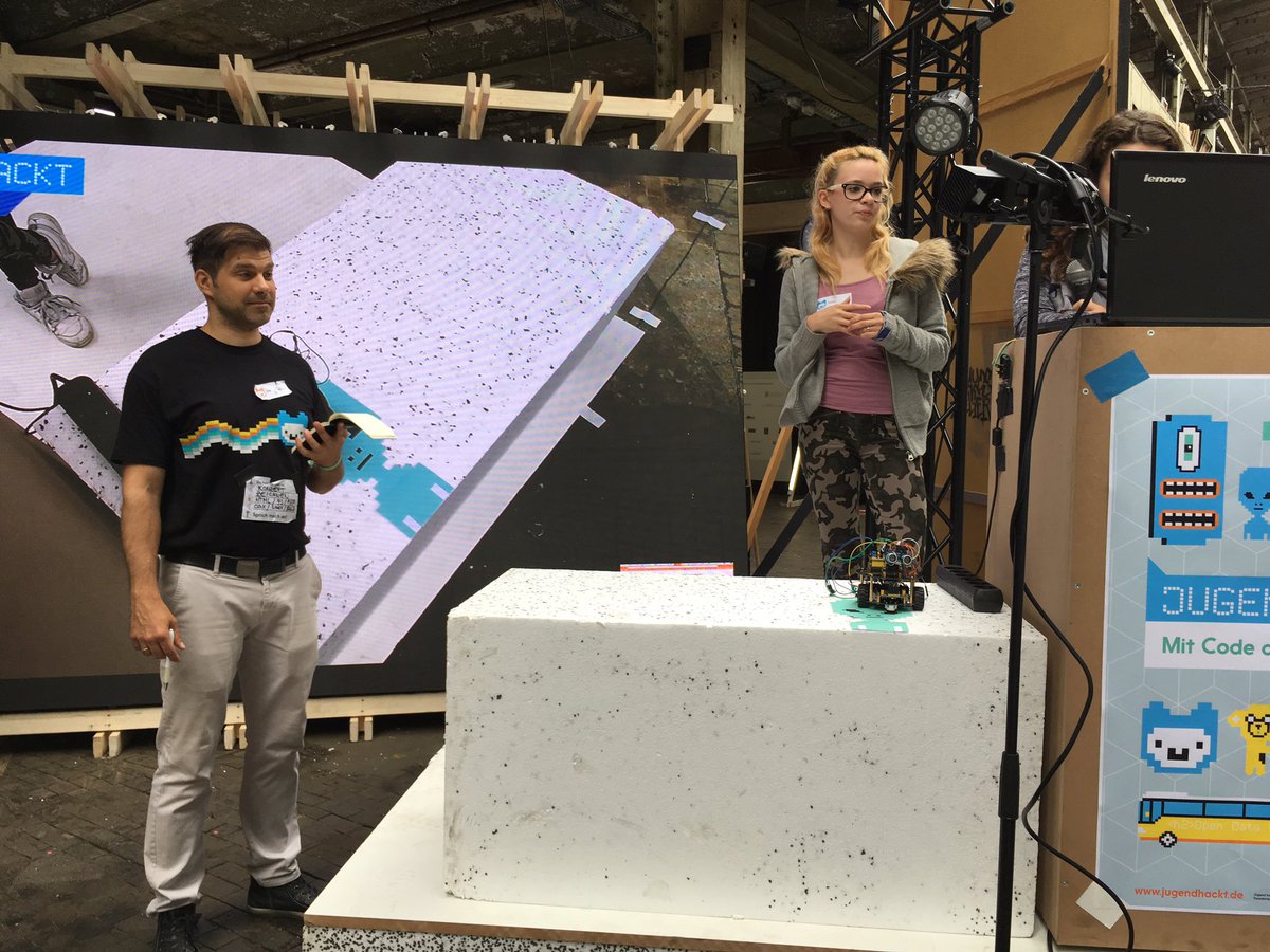 jugendhackt's tweet image. Vorfreude! Alle Teams haben ihre Präsentationen fertig, ab 14 Uhr auf der Bühne von #node17 #designinghope