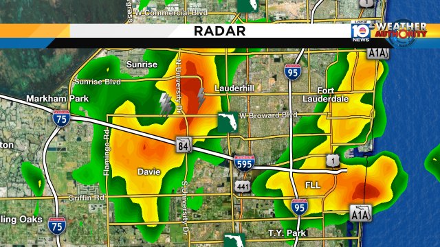 Storns in Broward to start your Sunday! Watch Meteorologist Julie Durda for more. https://t.co/xhMONahIpH