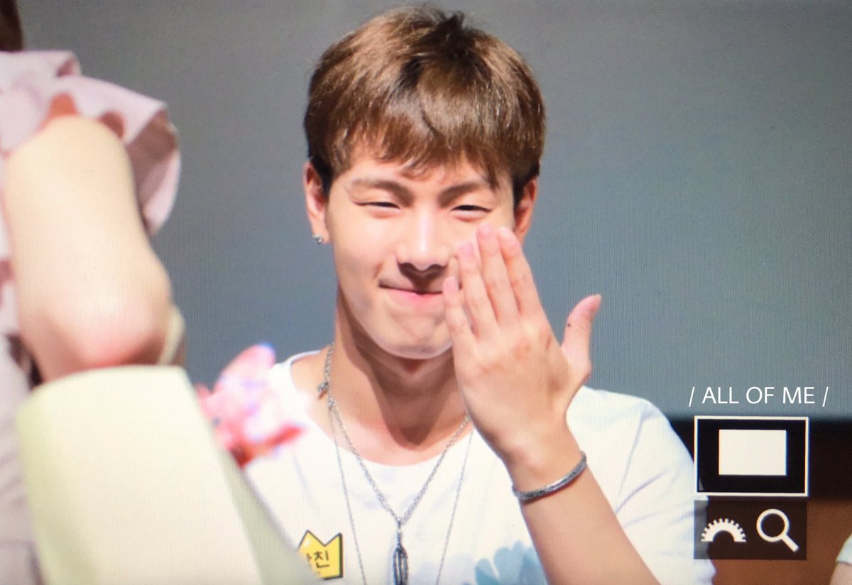 ALLOFME_SHOWNU's tweet photo. [❣] 170702 강남팬싸 셔누
#셔누 #SHOWNU #몬스타엑스 #MONSTA_X
*ଘ(੭*ˊᵕˋ)੭* ੈ✩‧₊˚*ଘ(੭*ˊᵕˋ)੭* ੈ쀼
@OfficialMonstaX #SHINE_FOREVER https://t.co/0GdevoPMJw
