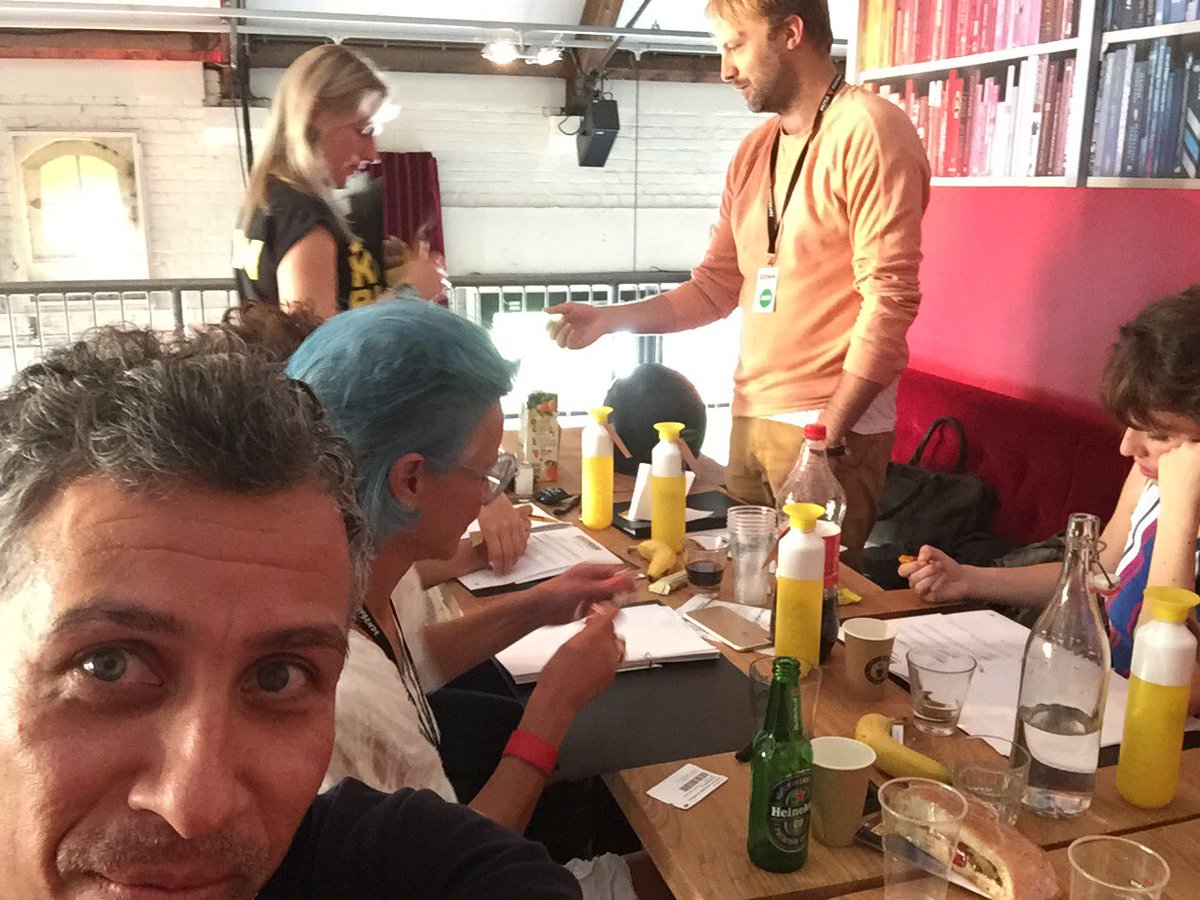 daviddejonglive's tweet photo. Jureren tijdens de #kunstbende #expo Het was spannend! https://t.co/TfMqn8jyWU