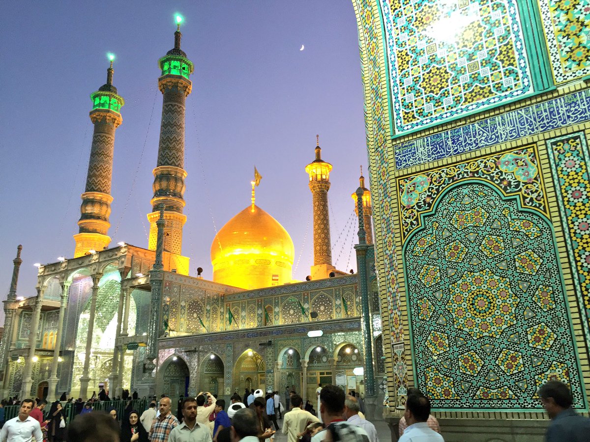 The shrine of Fatima Masoumeh in Qom,  #Iran, a major pilgrimage site for for Iranians and Shia Muslims around the world.