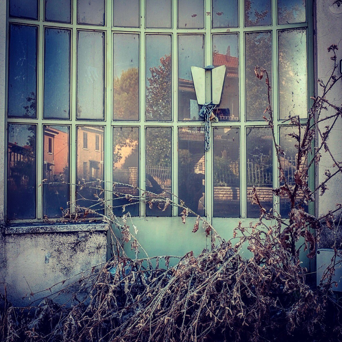 VenturiLuciano's tweet photo. Roverbella #degradation #urbanexplotation #city #streetphotography # fujix100t https://t.co/xCFMG8iQWK
