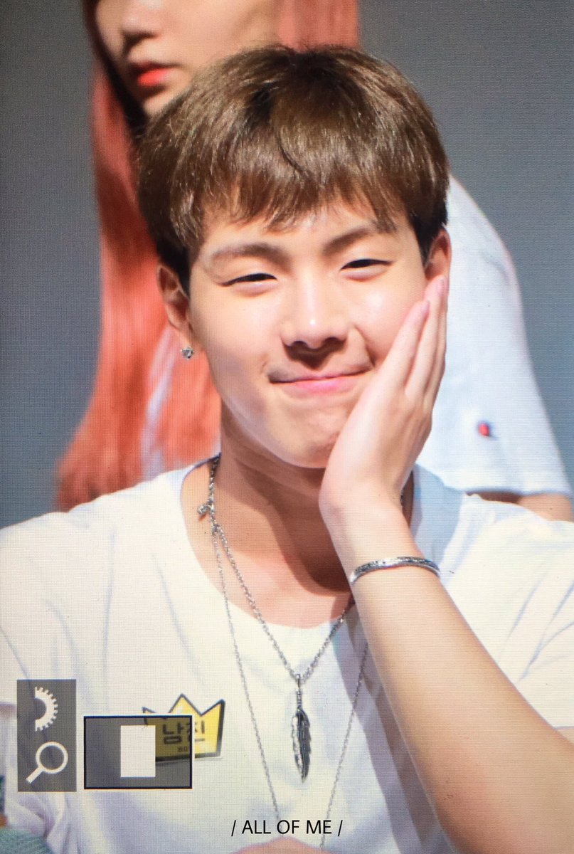 ALLOFME_SHOWNU's tweet photo. [❣] 170702 강남팬싸 셔누
#셔누 #SHOWNU #몬스타엑스 #MONSTA_X
마지막으로 귀여운 곰도리!
이번주 정말정말정말 고생많았고 아프지말고,
먹고싶은거 다먹구, 사랑해❤️💛💚💙💜
@OfficialMonstaX #SHINE_FOREVER https://t.co/kEQyXkxJyO