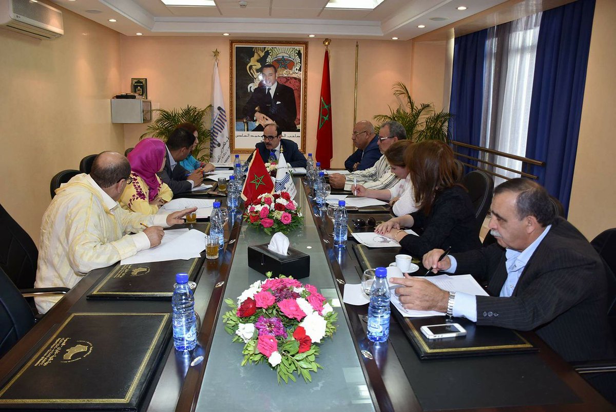 ترأس رئيس مجلس جهة طنجة تطوان الحسيمة السيد إلياس العماري، مساء يوم الجمعة 30 يونيو الجاري، اجتماعا مع رؤساء اللجان بمجلس الجهة.