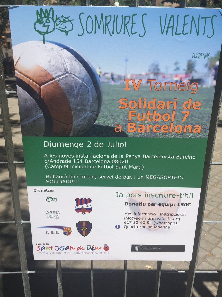 JesusRuizFa's tweet photo. Anar a jugar a #futbol amb el meu fill i trobar-me amb això ... Genial !!!@SomriuresValent #BonesCauses https://t.co/xesN2HfzMg