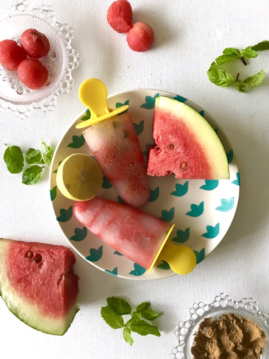 finenish's tweet photo. It's almost the end of #PopsicleWeek & thought of making these with a watermelon lying around the house..What would you make to celebrate?😃 https://t.co/TBu7Wa4sux