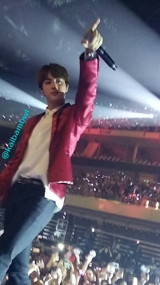 babe wag mo ko titigan lusaw na ako HAHAHA• kim seokjin •