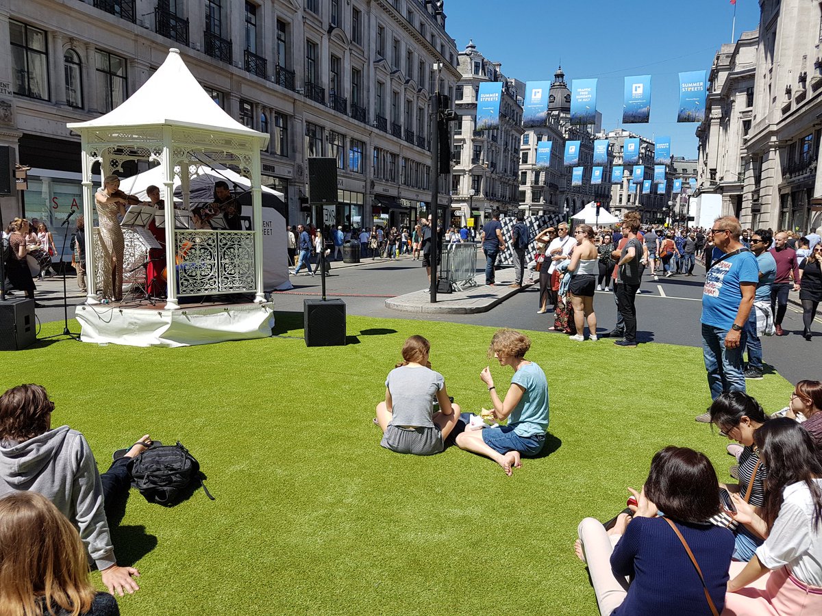 A park on Regent Street #trafficfreesunday #london #ilovelondon #SundayMorning