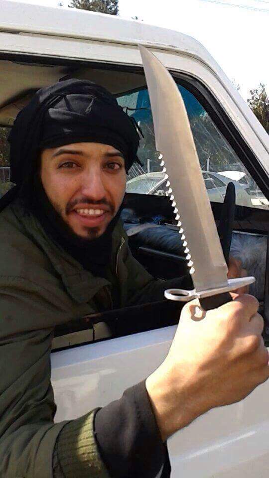 هذه الطبيب السعودي الداعشي فيصل العنزي والذي فجر نفسه على قواتنه  الابطال  البيشمركة في كركوك , .

....