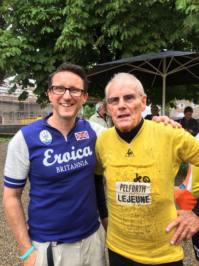 Sam15203441's tweet photo. Cycling hero(in the yellow,it's an original!) #JanJanssen yesterday @EroicaLimburg #crossboarder @riddlemagazine https://t.co/CKzumacgMj