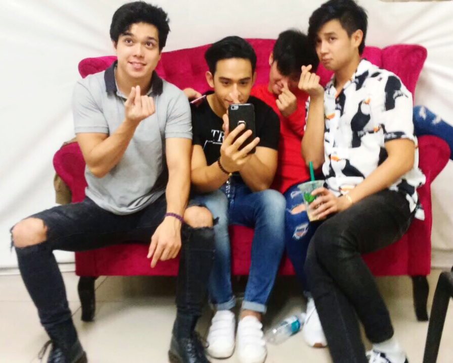 piamagalona's tweet photo. Elmo, Diego, Ronnie and Yves  #BloodyCrayonsNationwideTour2 https://t.co/ybjMvyJa6O