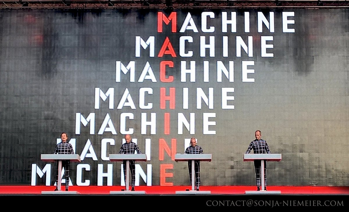 muse_of_imagery's tweet photo. @kraftwerk #tourdefrance2017 #duesseldorf https://t.co/08DBpZC98k