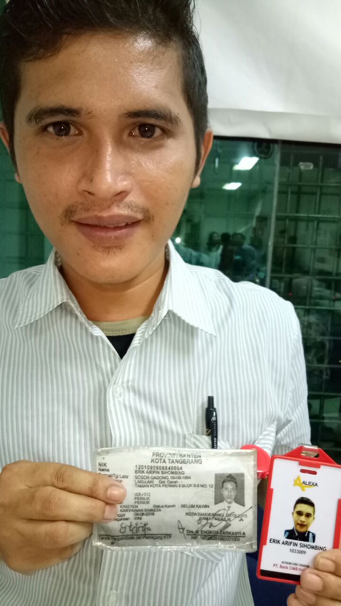 Andricute8's tweet photo. @TMCPoldaMetro  @DivHumasPolri mohon bantuannya rekan saya kena tipu oleh seseorang agar ditangkap pak ini foto &amp; KTP nya yang menipu https://t.co/U2XQWVZPuw