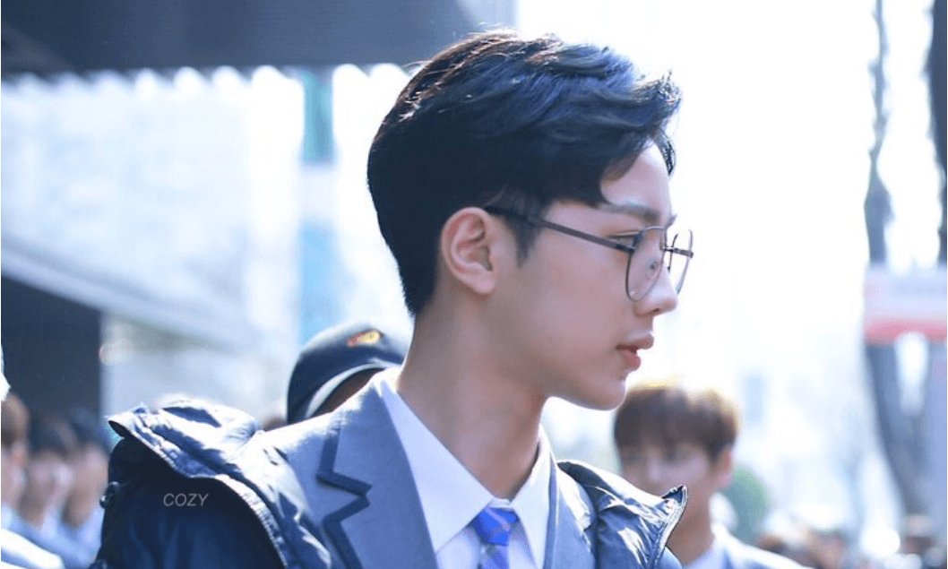 KpopersINDRoom's tweet photo. Lai Guan Lin Wanna One Vs Chenle NCT Dream.

Lahir di tahun 2001, Yang satu manly habis, yang satu imut banget.
Kamu lbh suka yang mana? https://t.co/gVhKeuYgJf