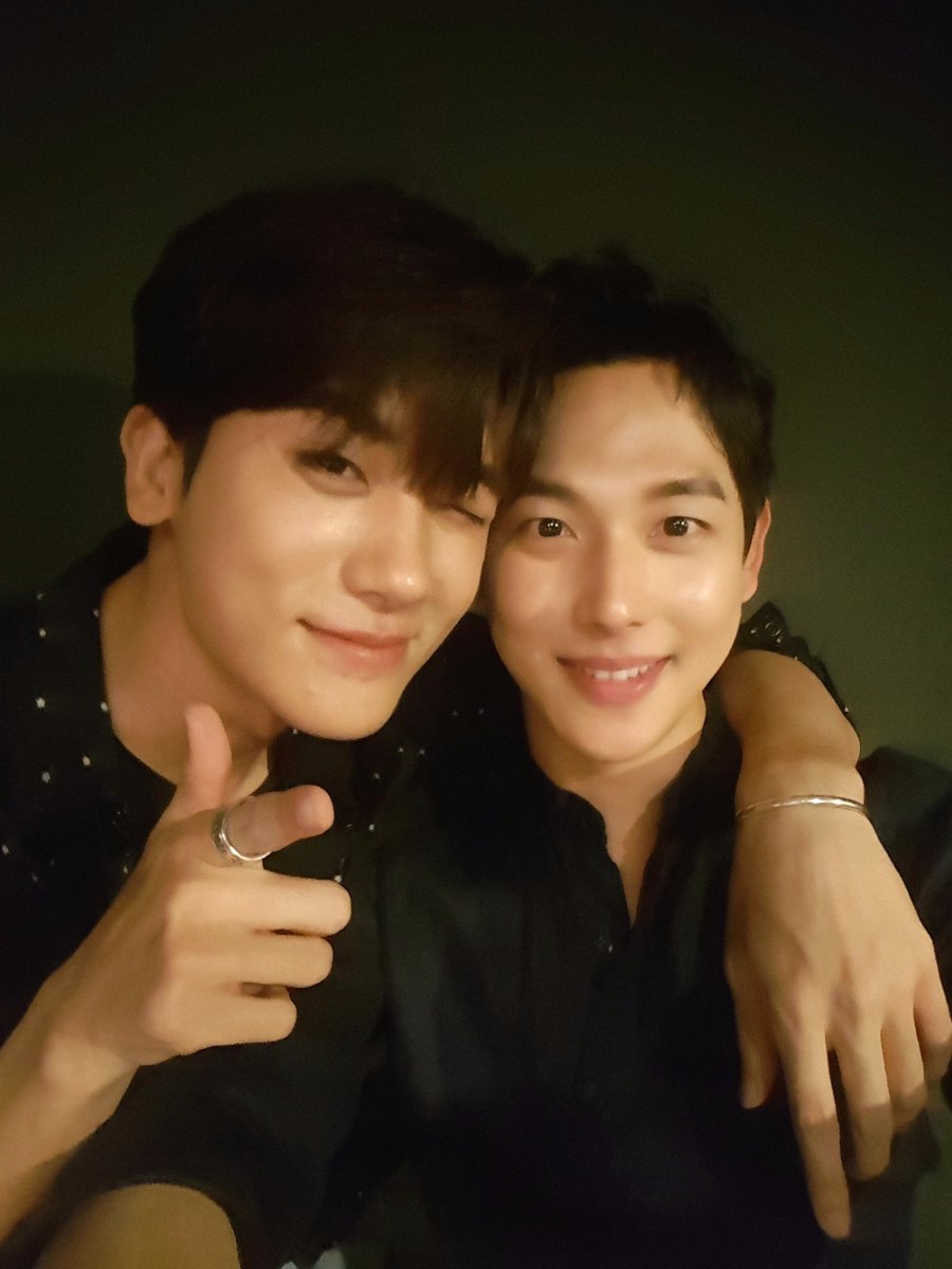 형식이가 오늘 성공적으로 팬미팅을 마쳤습니다~^^ 함께 한 시간이 정말 즐거웠고, 앞으로 더더욱 많은 팬분들과 좋은 시간이 더더욱 많아지길 응원합니다!!! #착하고 #예의바른고 #다정하고 #열정넘치고 #연기잘하고 #노래잘하는 #형ㅅ.......  #나