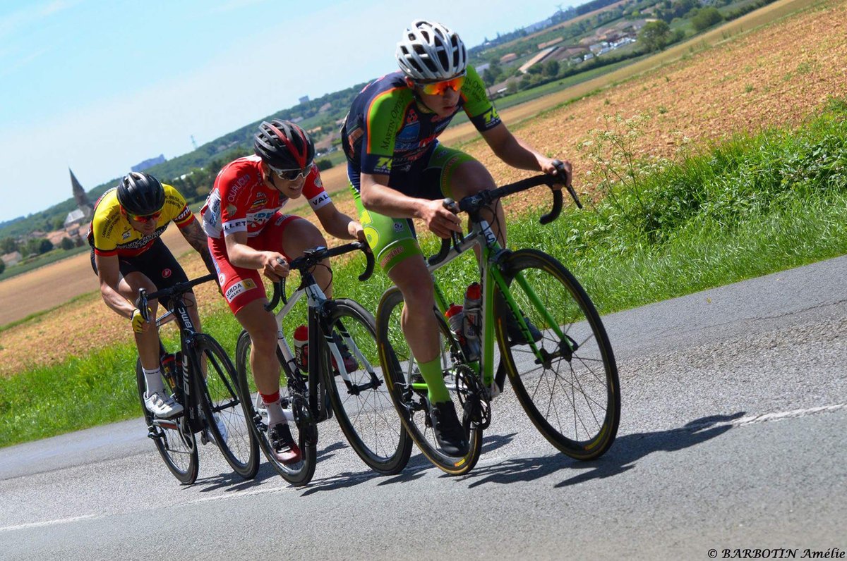 UCyclisme's tweet photo. 2/2 Sur Manche-Ocean, @cedricdelaplace va chercher la 4e place et au Maillot des Jeunes @verger_simon est aller chercher sa 3e Victoire! 🎉🥇🏆 https://t.co/59Te7DkrBY