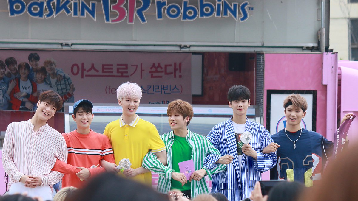 ||17.07.01|| 음중 미니 팬미팅
별둥이들만의 색상! 아스트로 가족사진 짤칵📸💜

<a href="/offclASTRO/">ASTRO 아스트로</a> #아스트로 #ASTRO #문빈 #MJ #윤산하 #진진 #차은우 #라키
