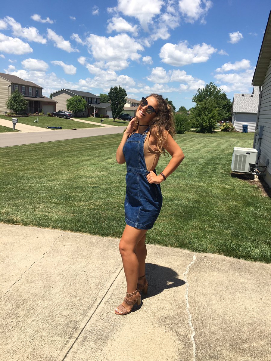 brinicoledavis's tweet image. "you look so happy i love it" - @k_oney15