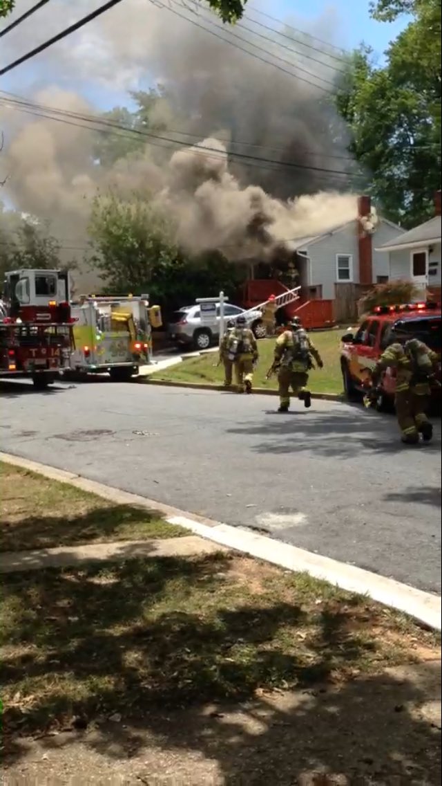 BHVFD14's tweet photo. Some photos from the house fire on Ruatan Street this afternoon. https://t.co/YD6HdnDq3J