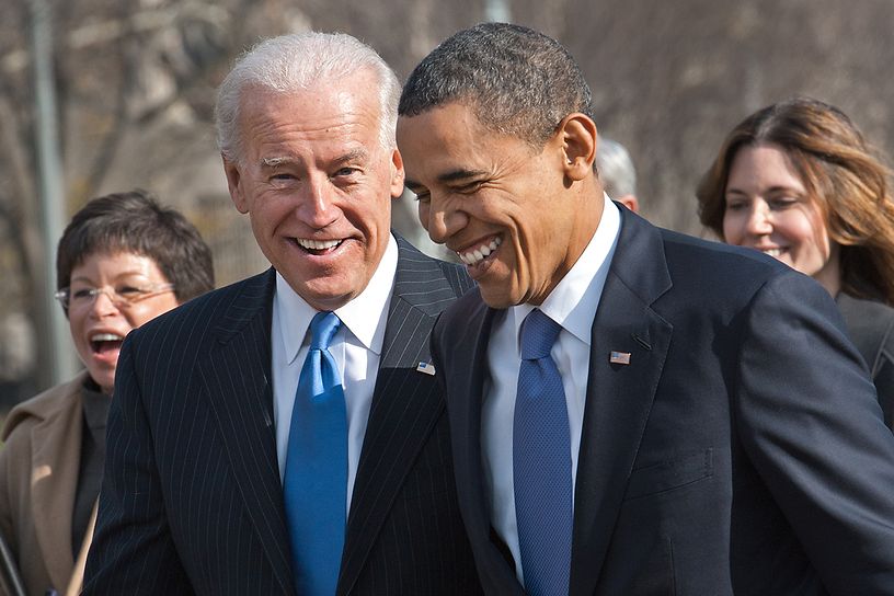 SaddiqueShaban's tweet photo. Joe: Things are #convefe at WH.
Obama: Pardon me, Mar-a-Lago?
Joe: No, #MAGA guy. He's a PR.
Obama: Whats that, Joe?
Joe: Pro Wrestler ! https://t.co/F8DWGAa4vb