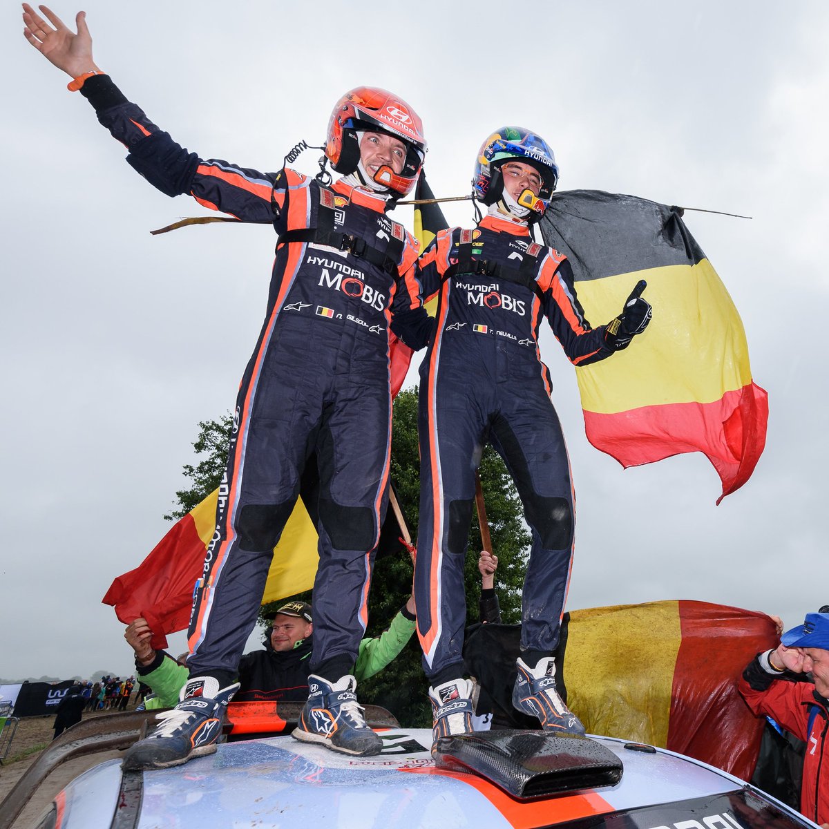 RallyCenter's tweet photo. #WRC #rally @rallypoland Final results #Top3 
1. @thierryneuville 2:40:46.1
2. @HaydenPaddon +1:23.9
3. @SebOgier +2:20.8
📷: @HMSGOfficial https://t.co/2zCylGy8y9