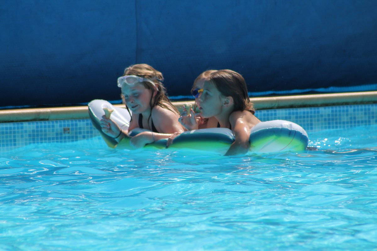 Boarding@BeestonHall tweet media