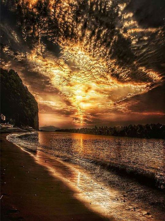 stevekrohn's tweet photo. Magical. I only wish I knew the location and photographer to give due credit. https://t.co/dVvD2YTa5p