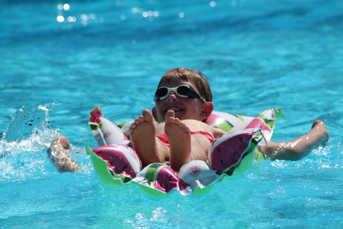 Boarding@BeestonHall tweet media