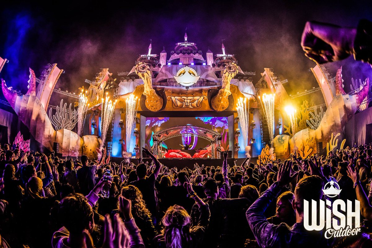 Ahoy, sailors! 🐬 Check our Friday report from <a href="/wishoutdoor/">WiSH Outdoor</a> here: hardstylemag.com/wish-outdoor-2… #hardstyle #festival