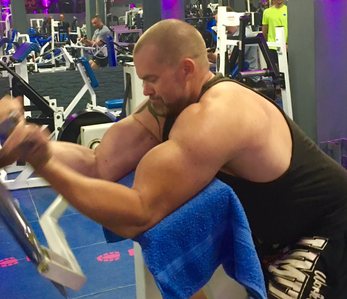 NordicEstates's tweet image. Building arms on a sunday...