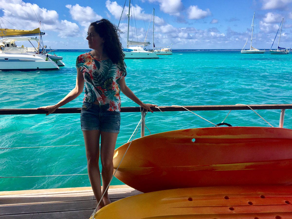 SaraTourduMonde's tweet photo. Une île, un lagon, un musée... Trois endroits à découvrir lors d'un voyage en #Guadeloupe https://t.co/ydJhRvtntc https://t.co/SNdMSDIvTV