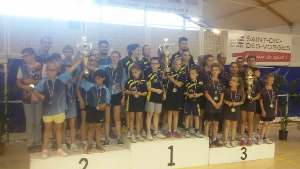 cd51_tt's tweet photo. Podium #intercoms2017 , bravo à tous 🏓👏 https://t.co/biusiMzfDQ