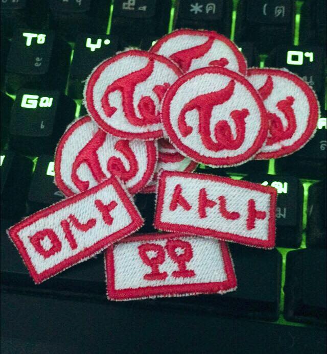 Bliss_Momoring's tweet photo. แจกอามติดเสื้อ/หมวก แจก 5 คน คนละ 2 อัน
- โลโก้ทไวซ์,ชื่อเมน (เลือกได้)
เนื่องจากลูกประสบความสำเร็จจากการเดบิวต์ที่ญี่ปุ่น
รีอย่างเดียว อิอิ https://t.co/tHq2Poyx4c
