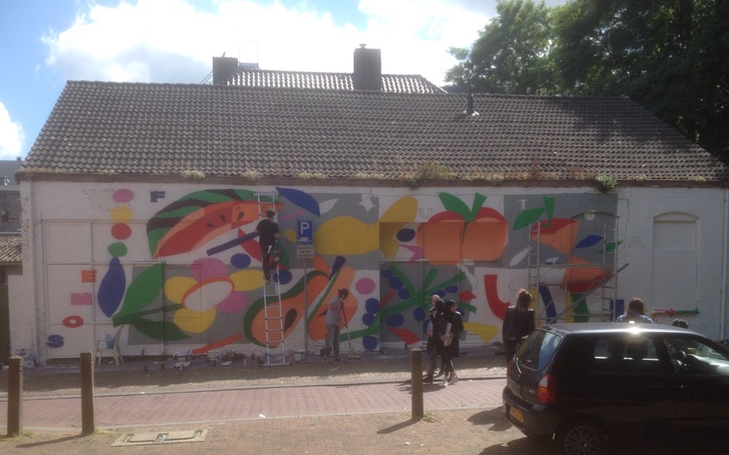 ArjenSijpkes's tweet photo. Tijdens #TielToont krijgt een van de lelijkste plekken in de binnenstad een frisse metamorfose. #goedbezig https://t.co/HaoQzElAaP