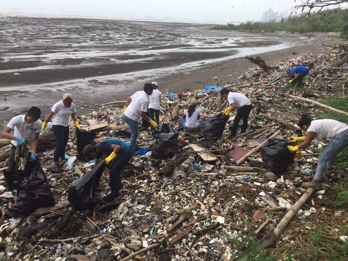 Ya iniciamos nuestra jornada mensual de limpieza de playas. #somossuperate