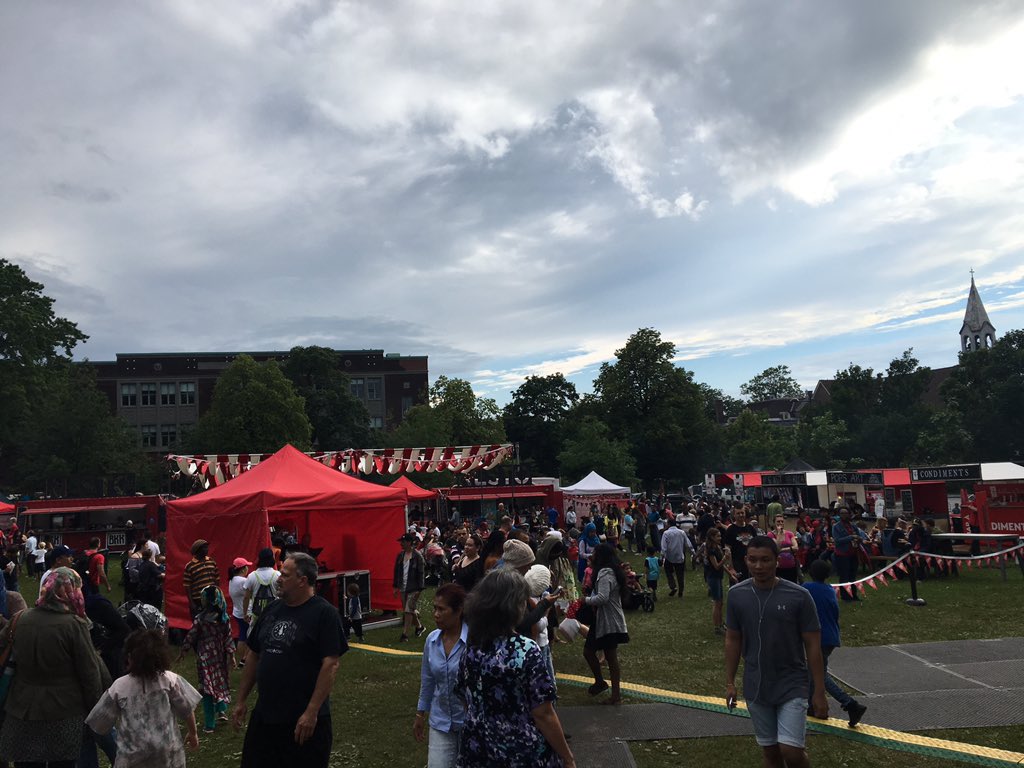 racopeman's tweet photo. Mtl's #375th Grande tournée in @CDN_NDG at Kent Park yesterday & today. Lots of fun for the whole family. #vivacdndg https://t.co/SPYZHloy89